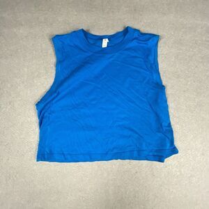 Lululemon Women’s Crop Top Pullover Size 10 Blue EUC Fitness